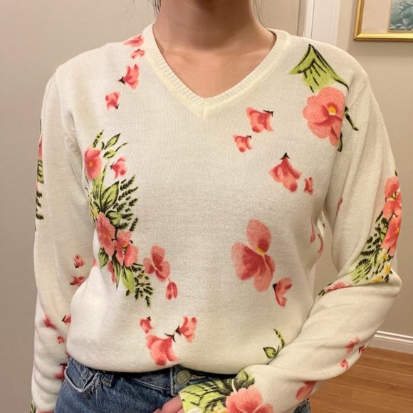 VINTAGE WHITE PINK FLORAL V-NECK SWEATER - Picture 2 of 5